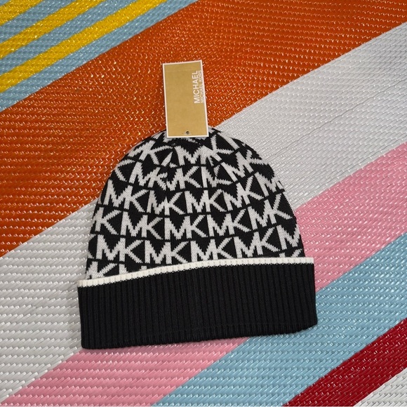 Michael Kors Women’s Monogram Black and White Beanie Skully Hat - Picture 1 of 3